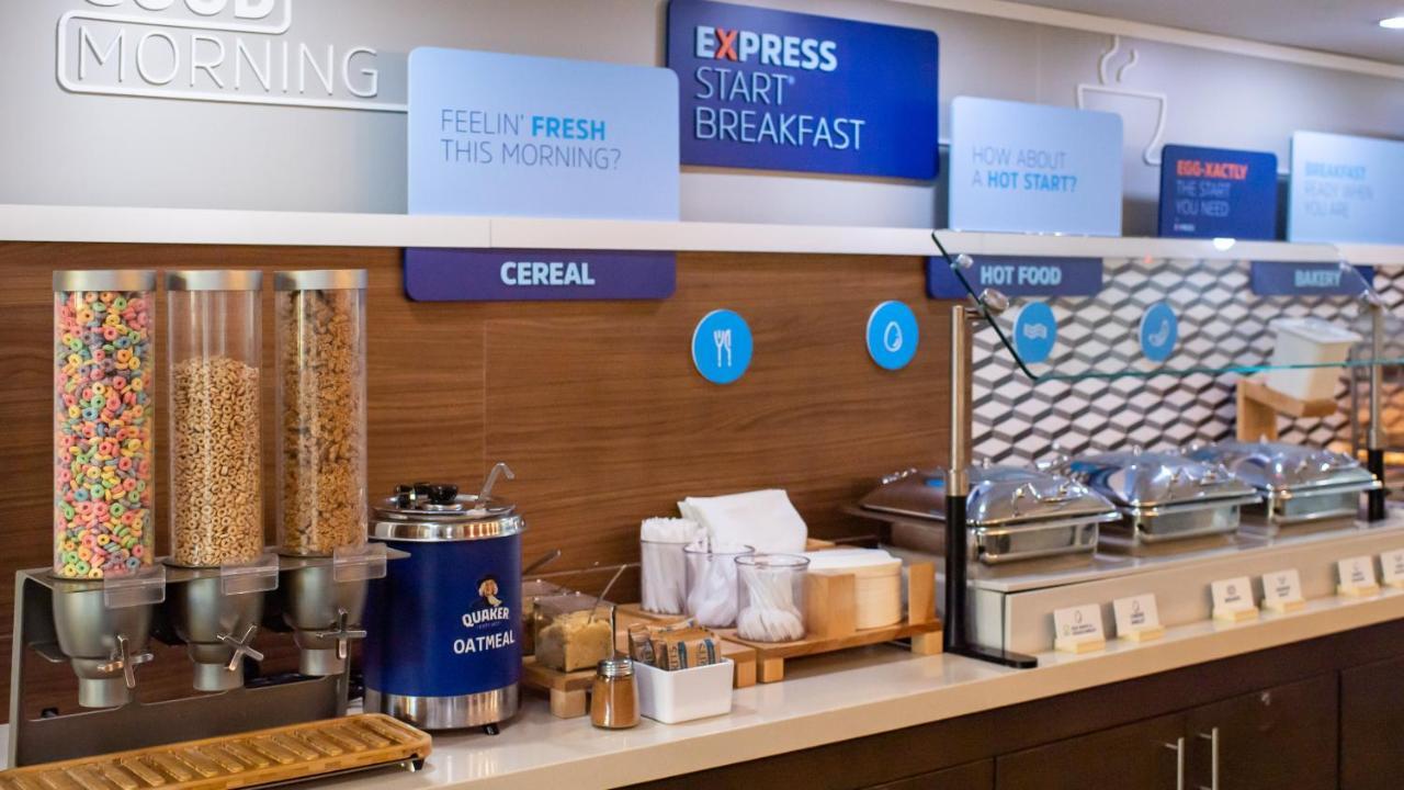 Holiday Inn Express Hickory - Hickory Mart By Ihg Eksteriør bilde